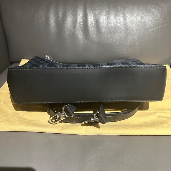 Louis Vuitton bag - Picture 9 of 16